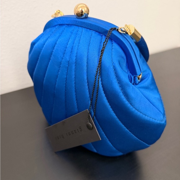 Gianni Bini Shell-Shaped Top Handle Bag - Picture 3 of 5